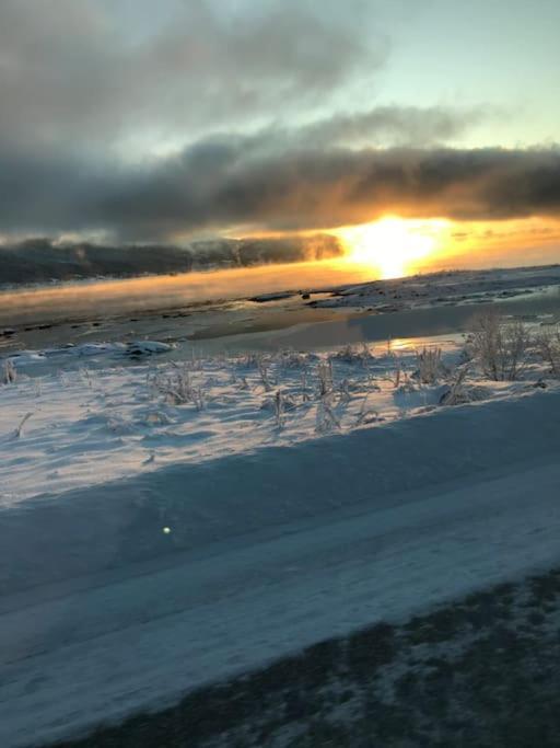 Trivelig Fritidshus Pa Arnes, Senja Straumstad Exterior photo